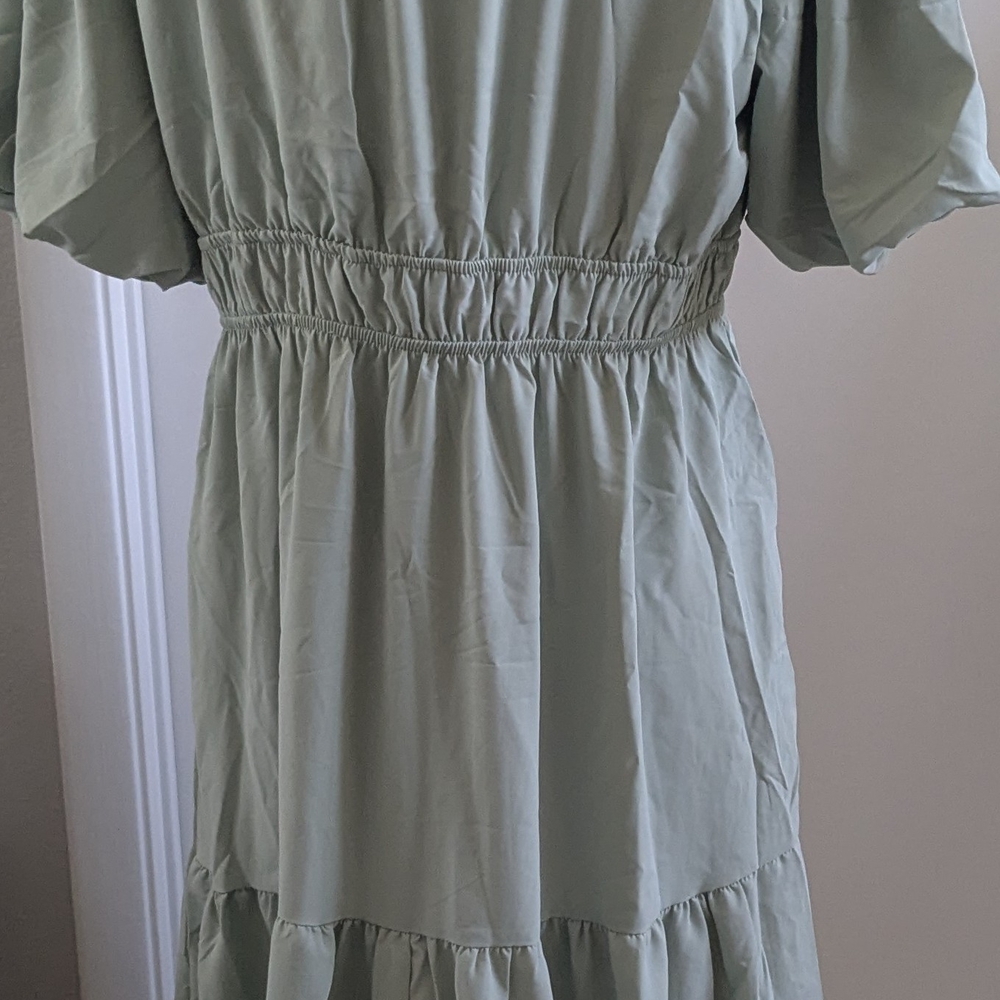 Elegant Green Maxi Dress - Picture 3 of 7